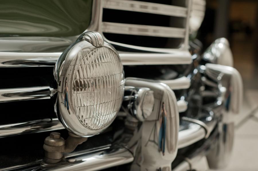 Детали экстерьера Packard Eight Station Sedan (2293) 1948 года  (фото 32 из 63)